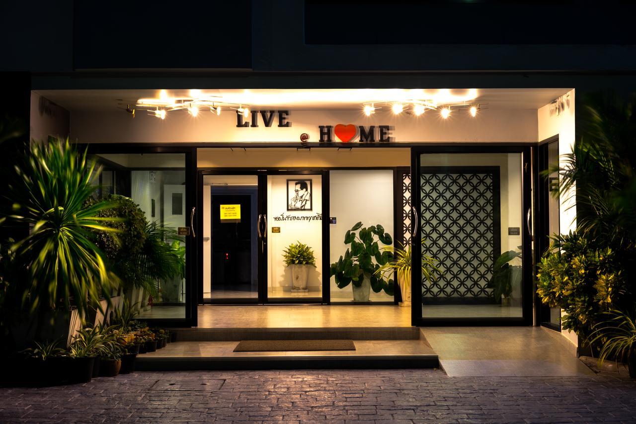 Live At Home Sukhumvit 105 กรุงเทพมหานคร ภายนอก รูปภาพ