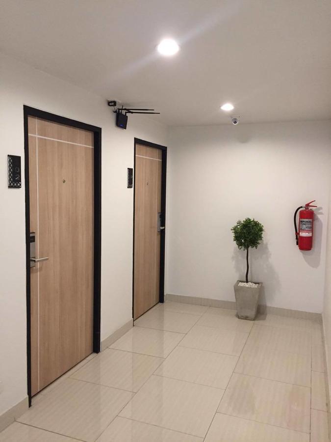 Live At Home Sukhumvit 105 กรุงเทพมหานคร ภายนอก รูปภาพ